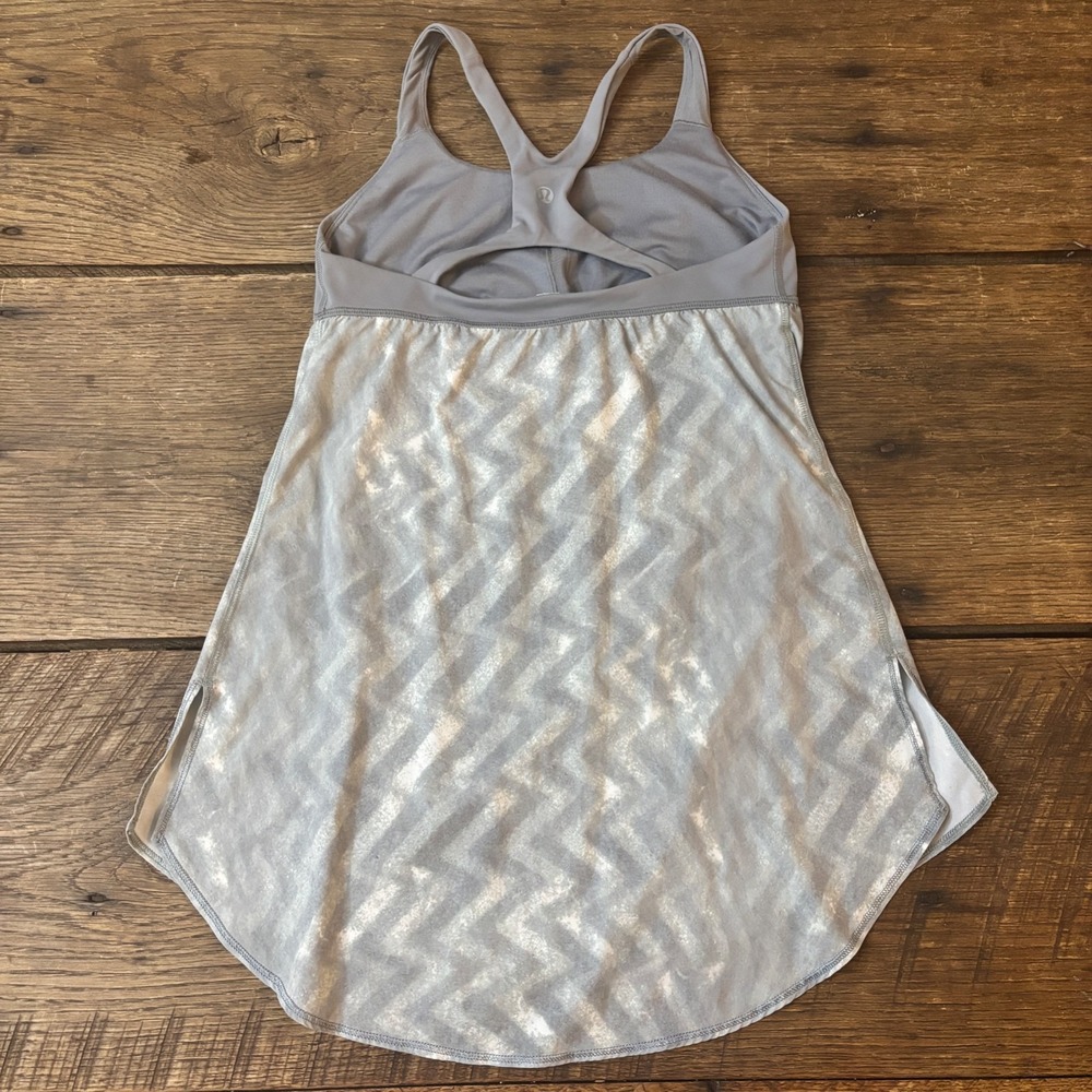 Lululemon Venus Tank Top Womens Racerback Grey White Blazer Fossil Built in Bra - Picture 3 of 5
